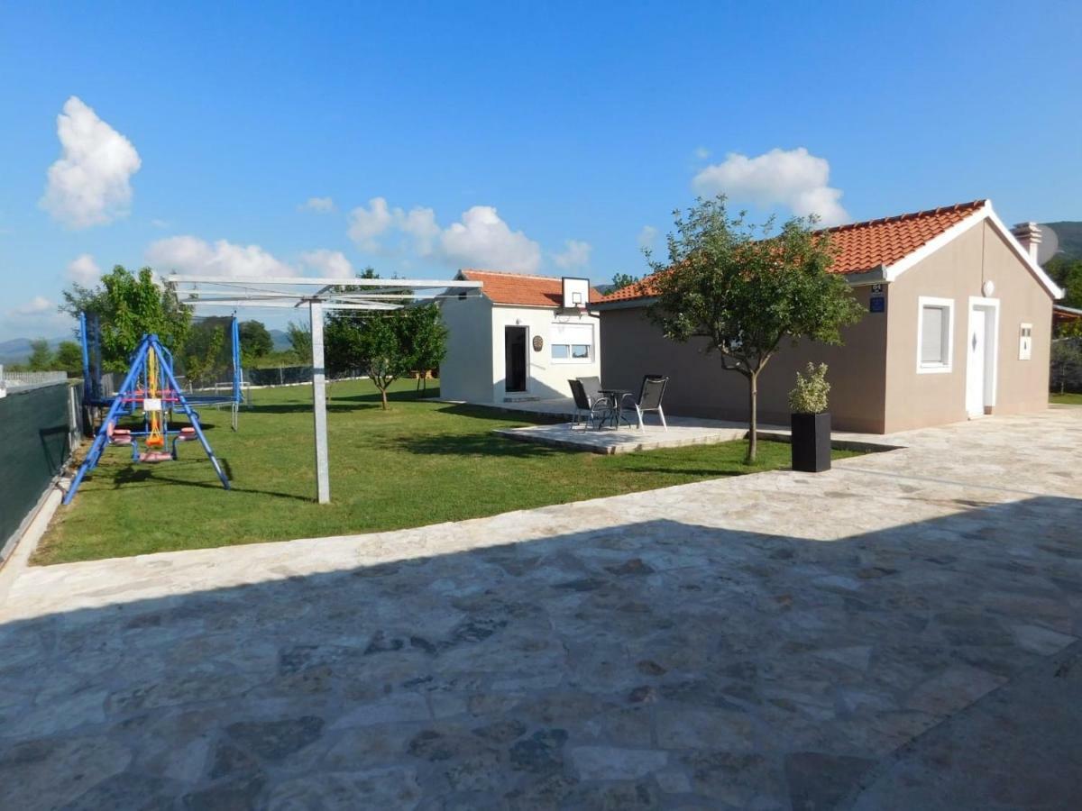 Vacation House Radosic Radosic  Extérieur photo
