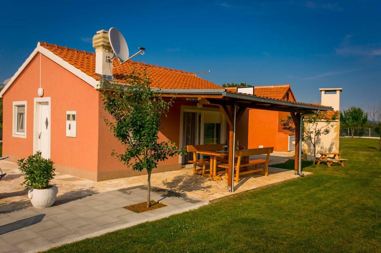 Vacation House Radosic Radosic  Extérieur photo